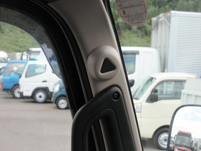 AT 積載3トン ショート 平ボデー サイドガードアシスト|中古トラックの販売・買取・査定のアイナビ