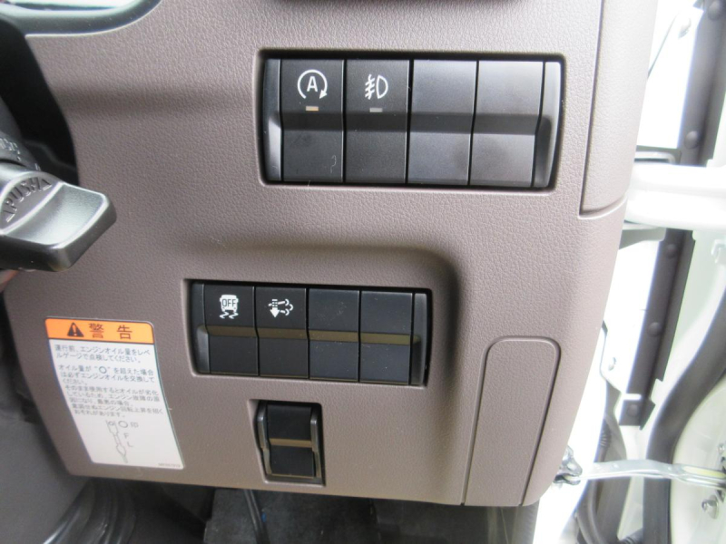 AT Wキャブ 平ボデー デュアルエアコン 積載2トン !!|中古トラックの販売・買取・査定のアイナビ