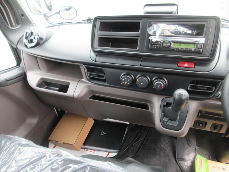 AT Wキャブ 平ボデー デュアルエアコン 積載2トン !!|中古トラックの販売・買取・査定のアイナビ