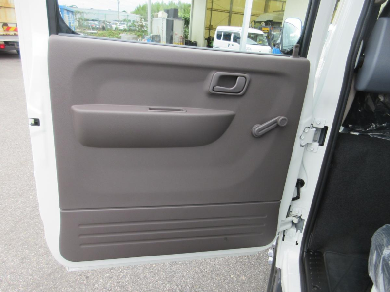 AT Wキャブ 平ボデー デュアルエアコン 積載2トン !!|中古トラックの販売・買取・査定のアイナビ