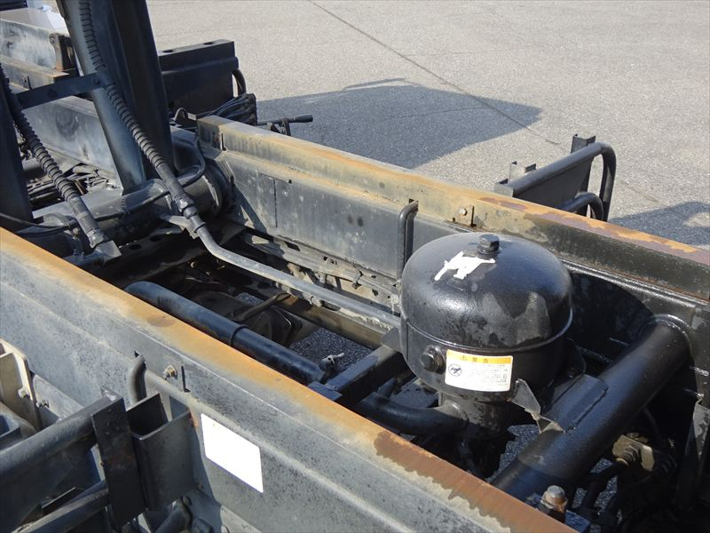 ステン深ダンプ リヤ吊下げ|中古トラックの販売・買取・査定のアイナビ