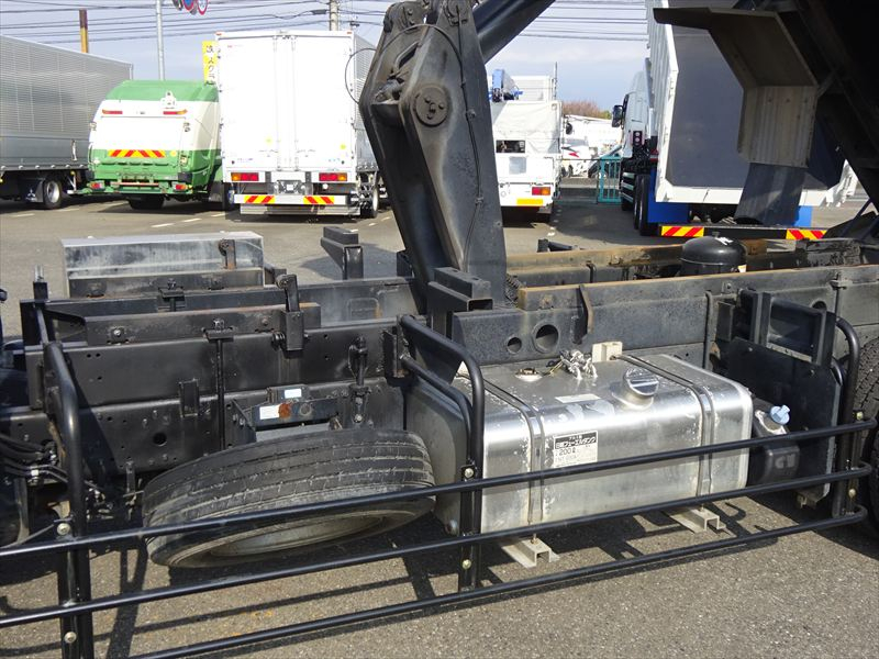 ステン深ダンプ リヤ吊下げ|中古トラックの販売・買取・査定のアイナビ