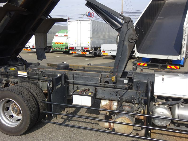 ステン深ダンプ リヤ吊下げ|中古トラックの販売・買取・査定のアイナビ