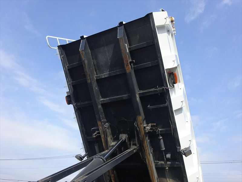 ステン深ダンプ リヤ吊下げ|中古トラックの販売・買取・査定のアイナビ