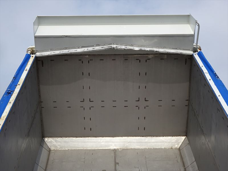 ステン深ダンプ リヤ吊下げ|中古トラックの販売・買取・査定のアイナビ