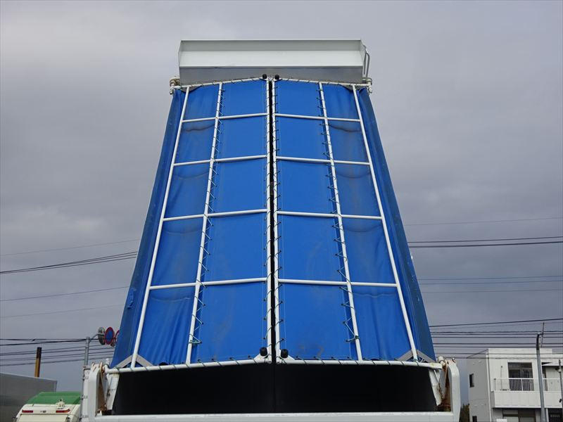 ステン深ダンプ リヤ吊下げ|中古トラックの販売・買取・査定のアイナビ