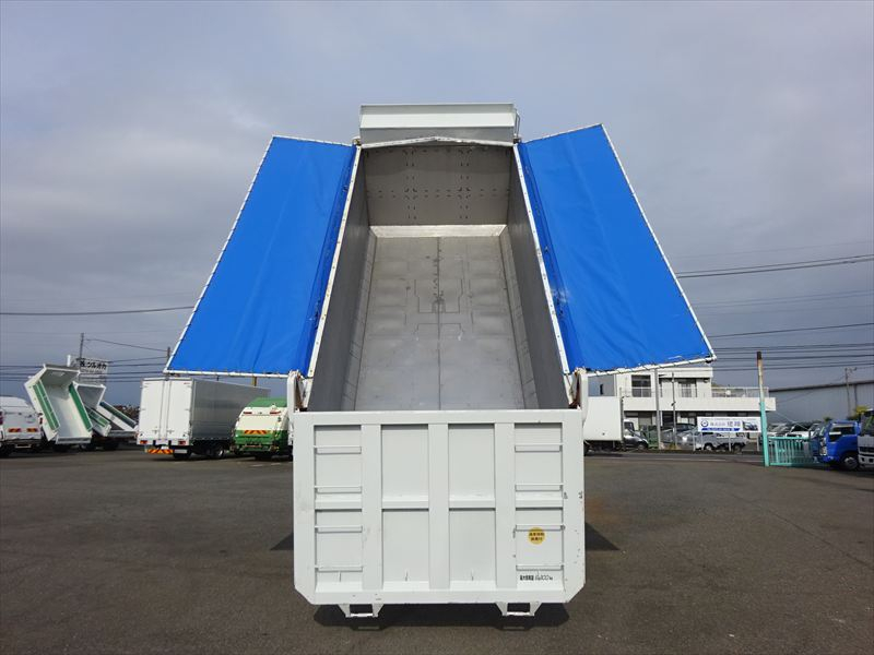 ステン深ダンプ リヤ吊下げ|中古トラックの販売・買取・査定のアイナビ