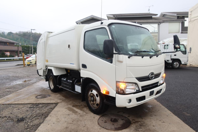 標準幅 巻き込みパッカー車 新明和製5.1立米 積載2000kg|中古トラックの販売・買取・査定のアイナビ