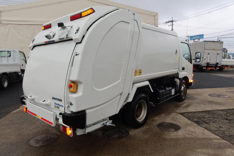 標準幅 巻き込みパッカー車 新明和製5.1立米 積載2000kg|中古トラックの販売・買取・査定のアイナビ