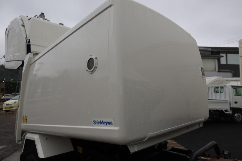 標準幅 巻き込みパッカー車 新明和製5.1立米 積載2000kg|中古トラックの販売・買取・査定のアイナビ