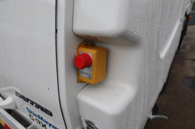 標準幅 巻き込みパッカー車 新明和製5.1立米 積載2000kg|中古トラックの販売・買取・査定のアイナビ