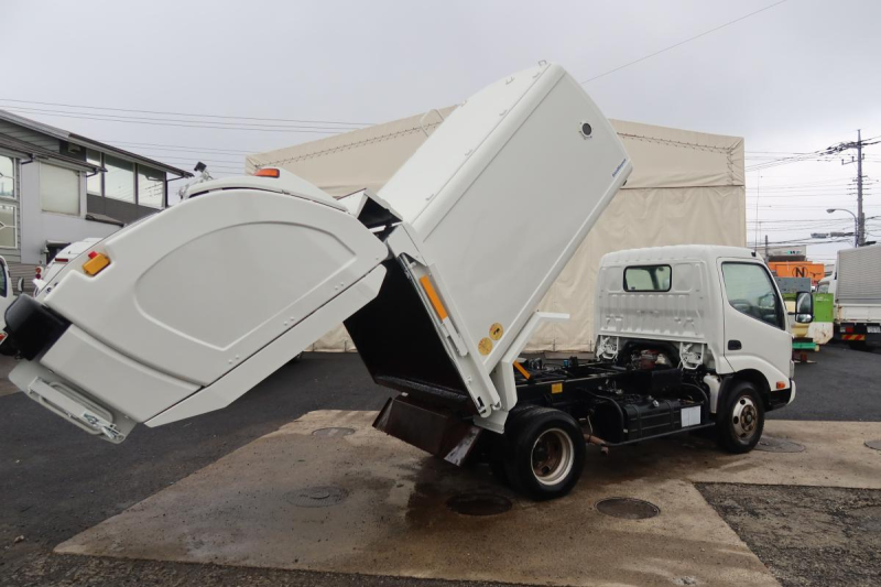 標準幅 巻き込みパッカー車 新明和製5.1立米 積載2000kg|中古トラックの販売・買取・査定のアイナビ