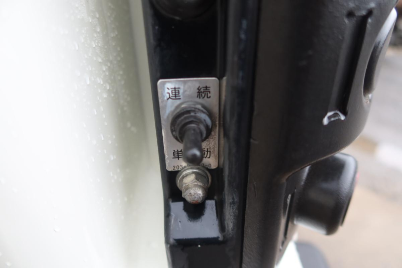 標準幅 巻き込みパッカー車 新明和製5.1立米 積載2000kg|中古トラックの販売・買取・査定のアイナビ