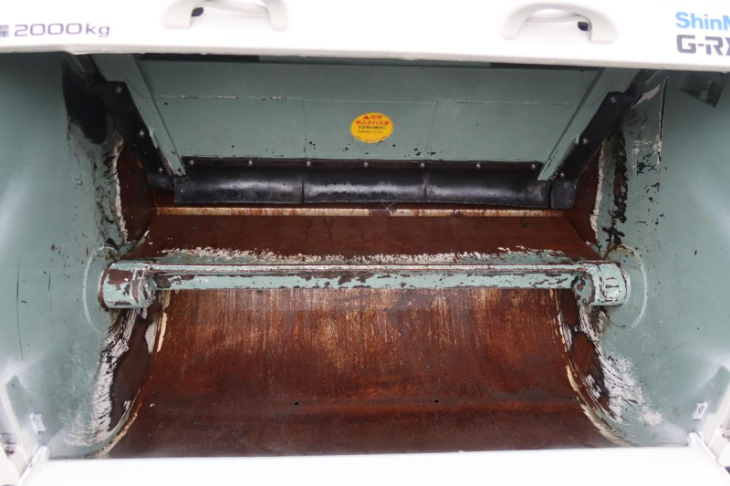 標準幅 巻き込みパッカー車 新明和製5.1立米 積載2000kg|中古トラックの販売・買取・査定のアイナビ