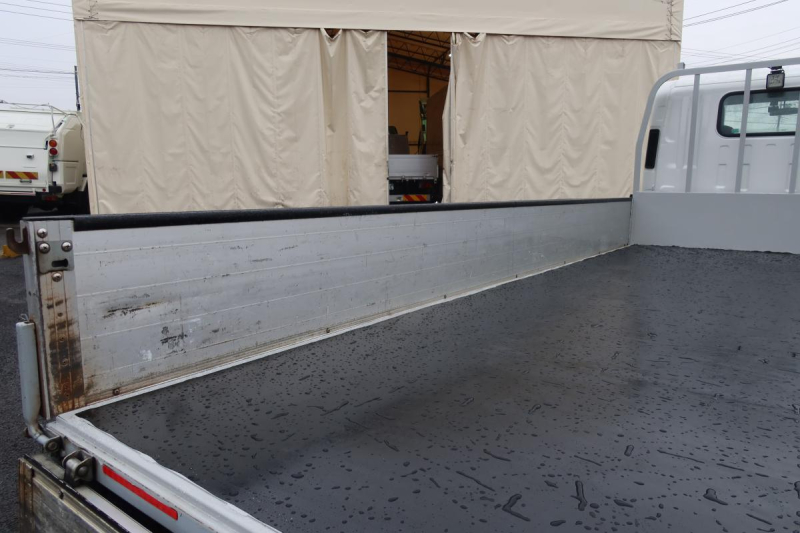 標準ロング平ボディー アルミアオリ 積載2000kg|中古トラックの販売・買取・査定のアイナビ