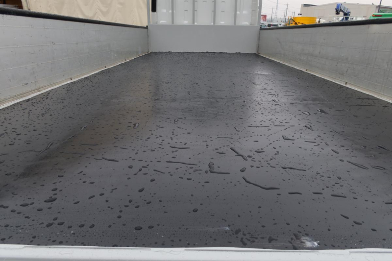 標準ロング平ボディー アルミアオリ 積載2000kg|中古トラックの販売・買取・査定のアイナビ