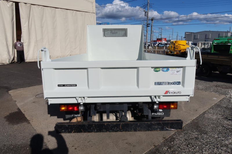 低床強化ダンプ 積載3000kg 極東製|中古トラックの販売・買取・査定のアイナビ