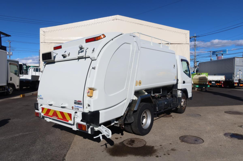 ワイド幅 巻き込みパッカー車 新明和製6.5立米 積載3250kg|中古トラックの販売・買取・査定のアイナビ