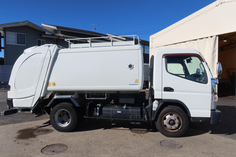 ワイド幅 巻き込みパッカー車 新明和製6.5立米 積載3250kg|中古トラックの販売・買取・査定のアイナビ