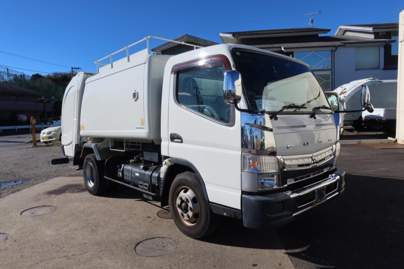 ワイド幅 巻き込みパッカー車 新明和製6.5立米 積載3250kg|中古トラックの販売・買取・査定のアイナビ