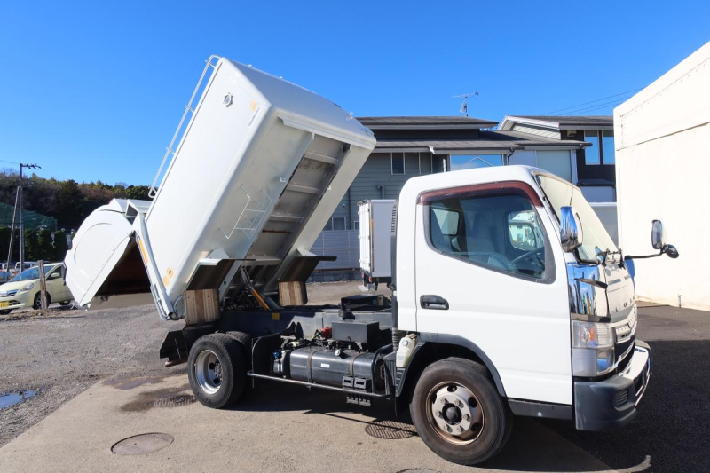 ワイド幅 巻き込みパッカー車 新明和製6.5立米 積載3250kg|中古トラックの販売・買取・査定のアイナビ