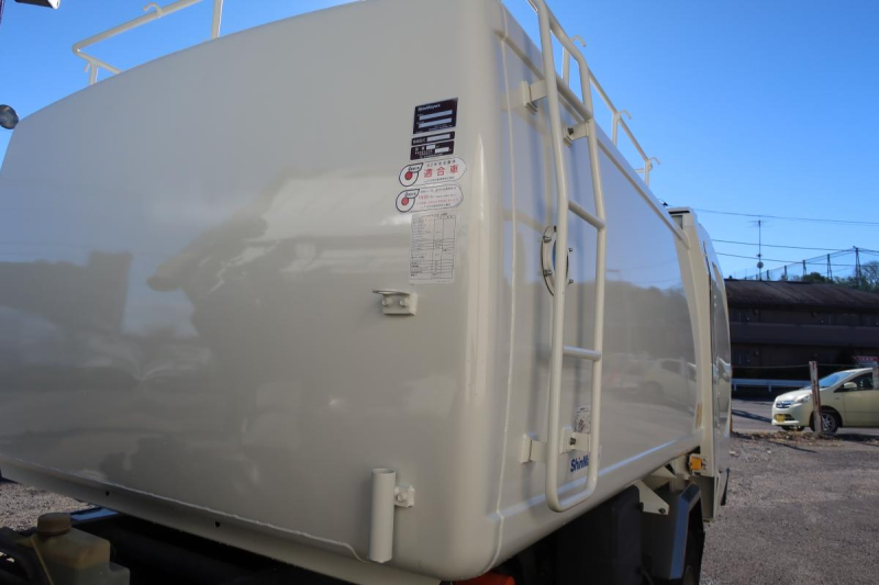 ワイド幅 巻き込みパッカー車 新明和製6.5立米 積載3250kg|中古トラックの販売・買取・査定のアイナビ