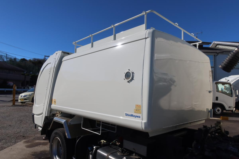 ワイド幅 巻き込みパッカー車 新明和製6.5立米 積載3250kg|中古トラックの販売・買取・査定のアイナビ
