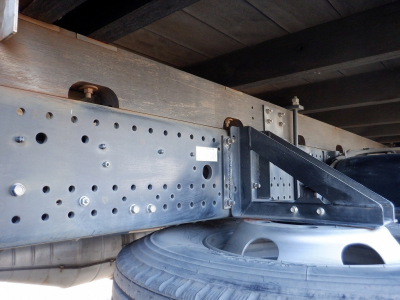 2.55t タダノ製4段クレーン ラジコン リアジャッキ付|中古トラックの販売・買取・査定のアイナビ