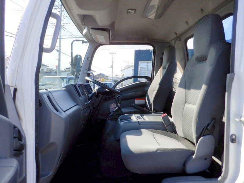 2.55t タダノ製4段クレーン ラジコン リアジャッキ付|中古トラックの販売・買取・査定のアイナビ