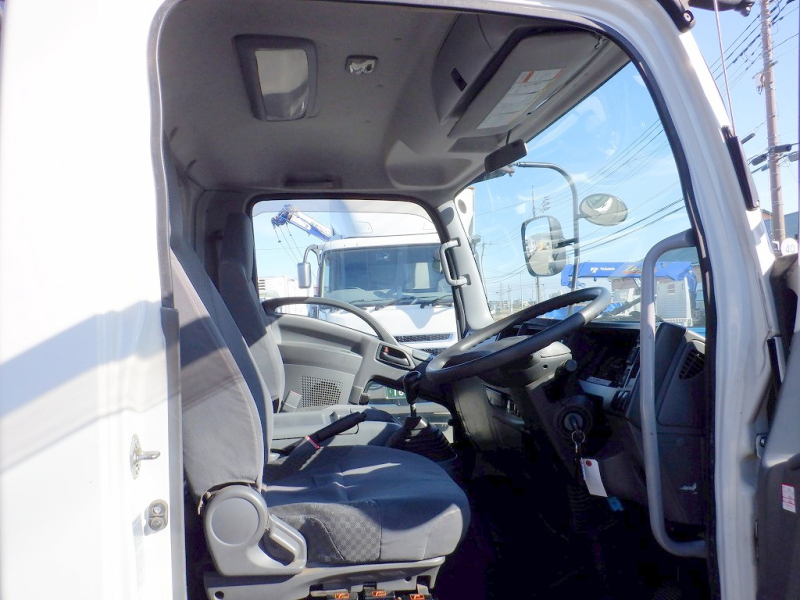 2.55t タダノ製4段クレーン ラジコン リアジャッキ付|中古トラックの販売・買取・査定のアイナビ