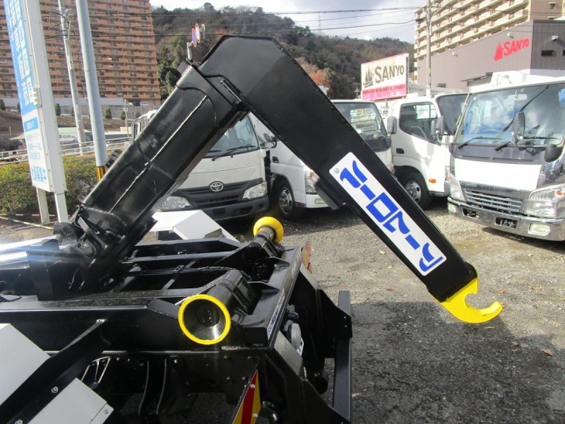 4t アームロール 車検令和8年12月|中古トラックの販売・買取・査定のアイナビ