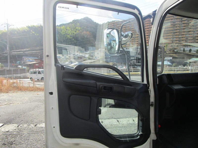 4t アームロール 車検令和8年12月|中古トラックの販売・買取・査定のアイナビ