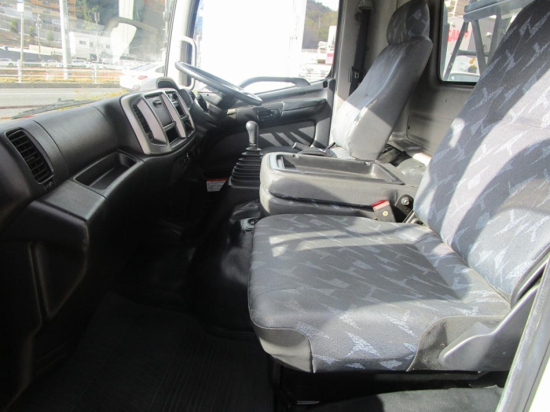 4t アームロール 車検令和8年12月|中古トラックの販売・買取・査定のアイナビ