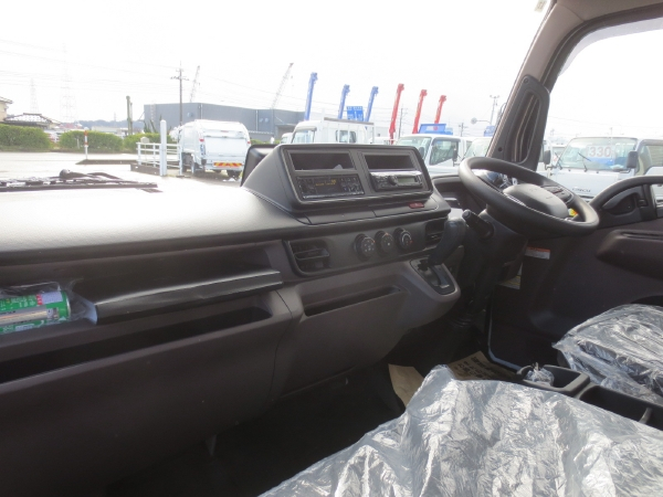 三菱キャンターワイドロング冷蔵冷凍車|中古トラックの販売・買取・査定のアイナビ