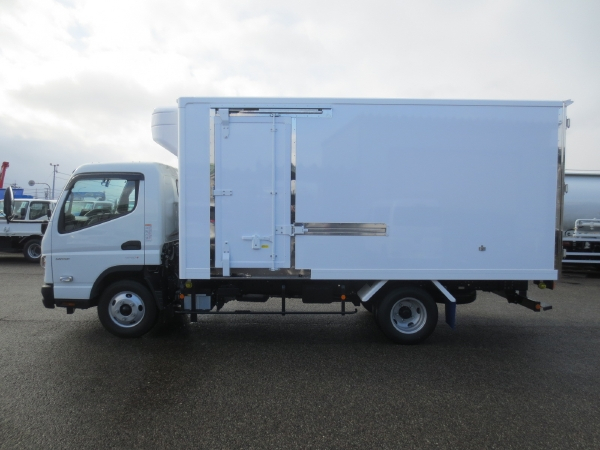 三菱キャンターワイドロング冷蔵冷凍車|中古トラックの販売・買取・査定のアイナビ