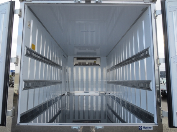 三菱キャンターワイドロング冷蔵冷凍車|中古トラックの販売・買取・査定のアイナビ