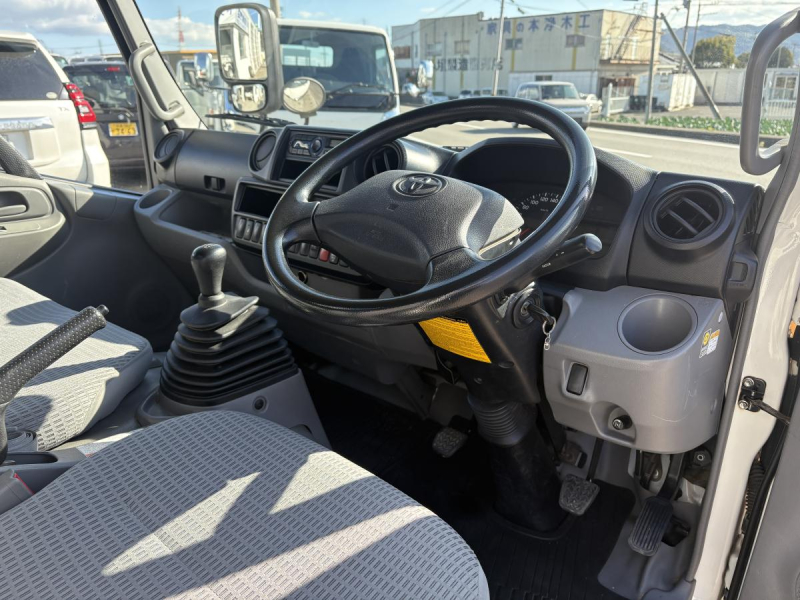 H30トヨエース 2t平ボディ|中古トラックの販売・買取・査定のアイナビ