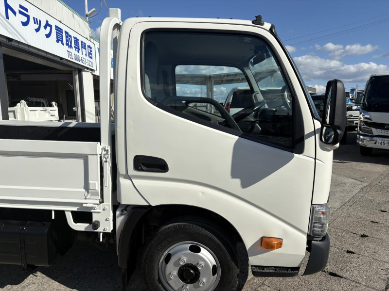 H30トヨエース 2t平ボディ|中古トラックの販売・買取・査定のアイナビ