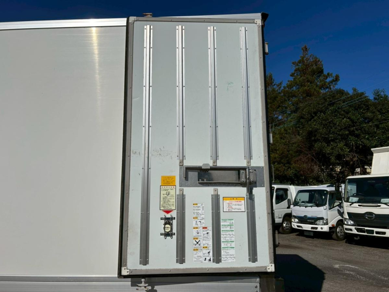 ワイドロング菱重低温パワーゲート車検付|中古トラックの販売・買取・査定のアイナビ