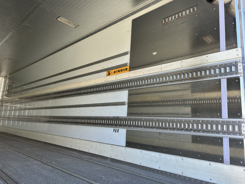 4軸低床エアサス菱重低温パワーゲートスタンバイ|中古トラックの販売・買取・査定のアイナビ