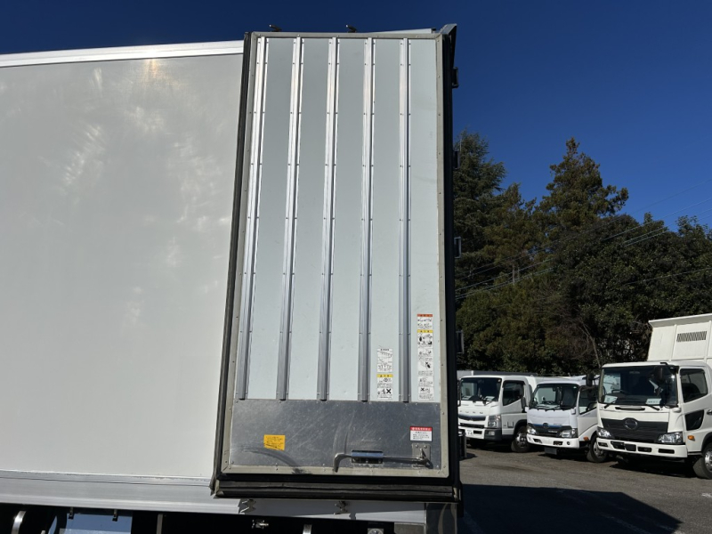 4軸低床エアサス菱重低温パワーゲートスタンバイ|中古トラックの販売・買取・査定のアイナビ