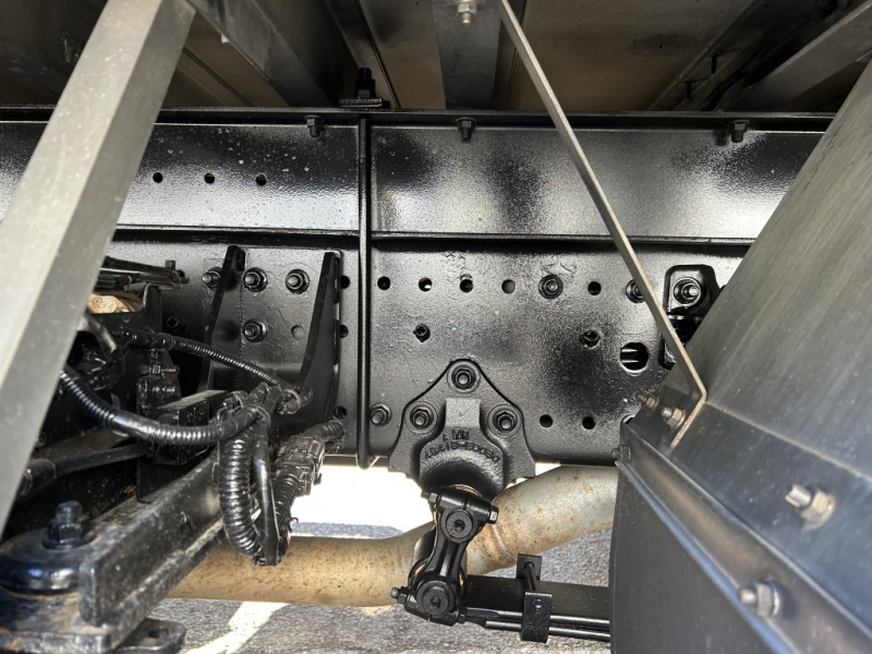 4軸低床エアサス菱重低温パワーゲートスタンバイ|中古トラックの販売・買取・査定のアイナビ