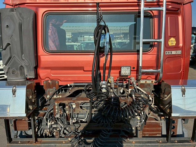 車検付ハイルーフ後輪エアサスB尺ホイールベースエスコット|中古トラックの販売・買取・査定のアイナビ