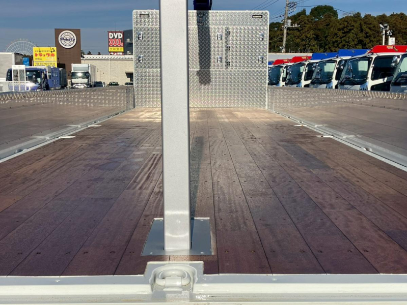 ☆未使用車 AT車 4軸低床 ハイルーフ タダノ 4段クレーン|中古トラックの販売・買取・査定のアイナビ