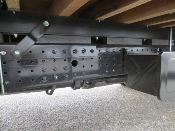 三菱キャンターワイド超ロングクレーン付|中古トラックの販売・買取・査定のアイナビ