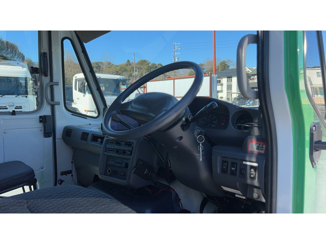 【バックカメラ付き×ハイブリッド】トヨタ/クイックデリバリー|中古トラックの販売・買取・査定のアイナビ