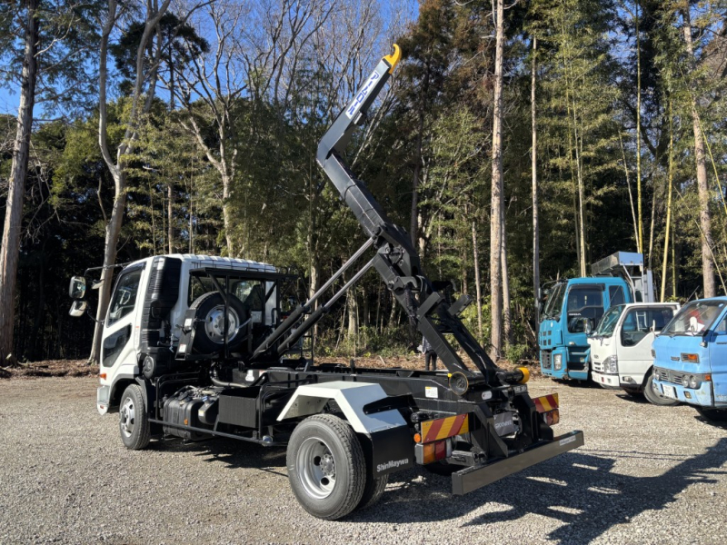 R7年新明和アームロールCCA44-31未使用車車検付|中古トラックの販売・買取・査定のアイナビ