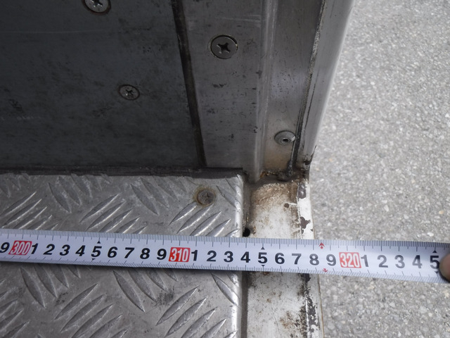 H24エルフパネルバン4WD(パートタイム)2t積載|中古トラックの販売・買取・査定のアイナビ