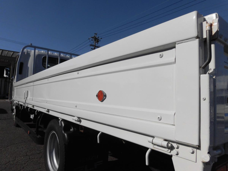 R1年エルフ2T全低床 ワイドロング 準中型5T未満条件OK!|中古トラックの販売・買取・査定のアイナビ