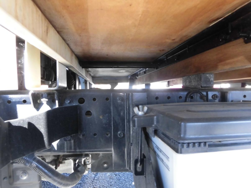 R1年エルフ2T全低床 ワイドロング 準中型5T未満条件OK!|中古トラックの販売・買取・査定のアイナビ